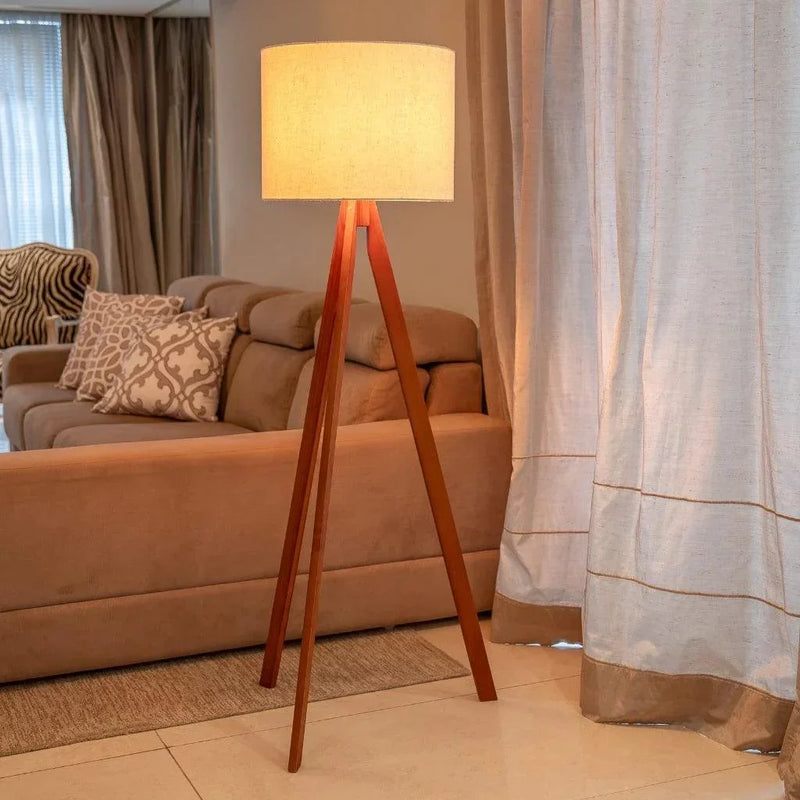 Luminária Abajur Tripé Minimalista Carpetino